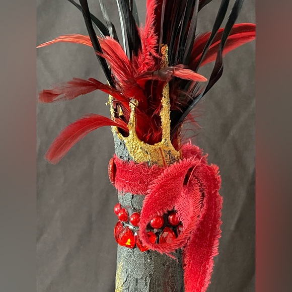 Queen of Hearts Mixed Media Decorative Bottle Art Piece - Picture 7 of 9